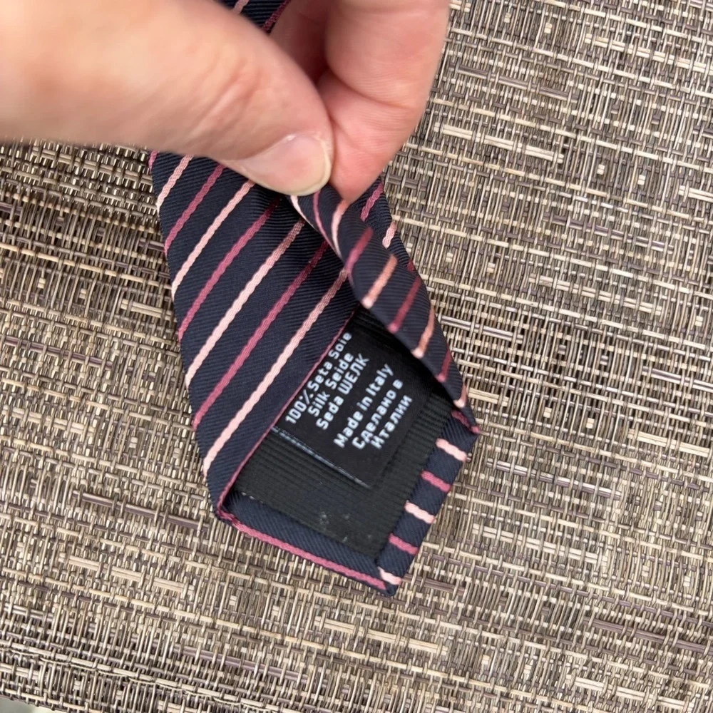 Boss Hugo Boss silk Navy Tie with Pink and White Diagonal Stripes Italy